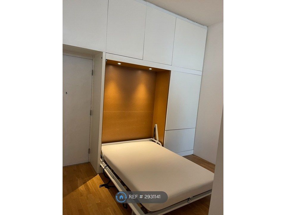 Property photo 3 of 5 Bed And Storage