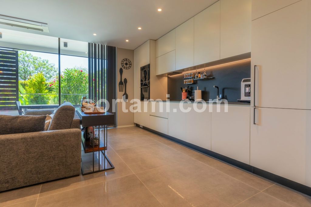 Property photo 3 of 34