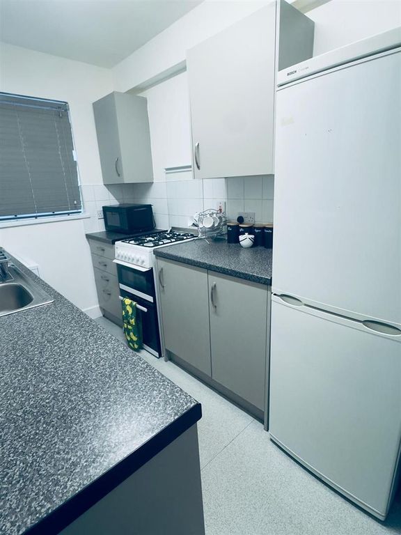 Property photo 1 of 8 102B Bath Street May Inspection-Images-6.Jpg