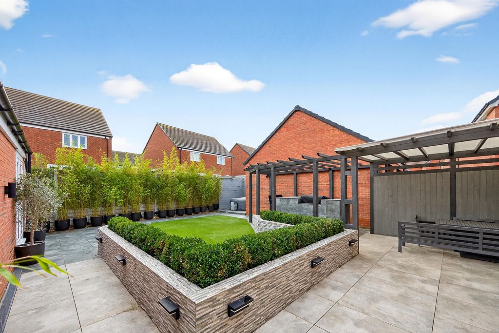 Property photo 3 of 21