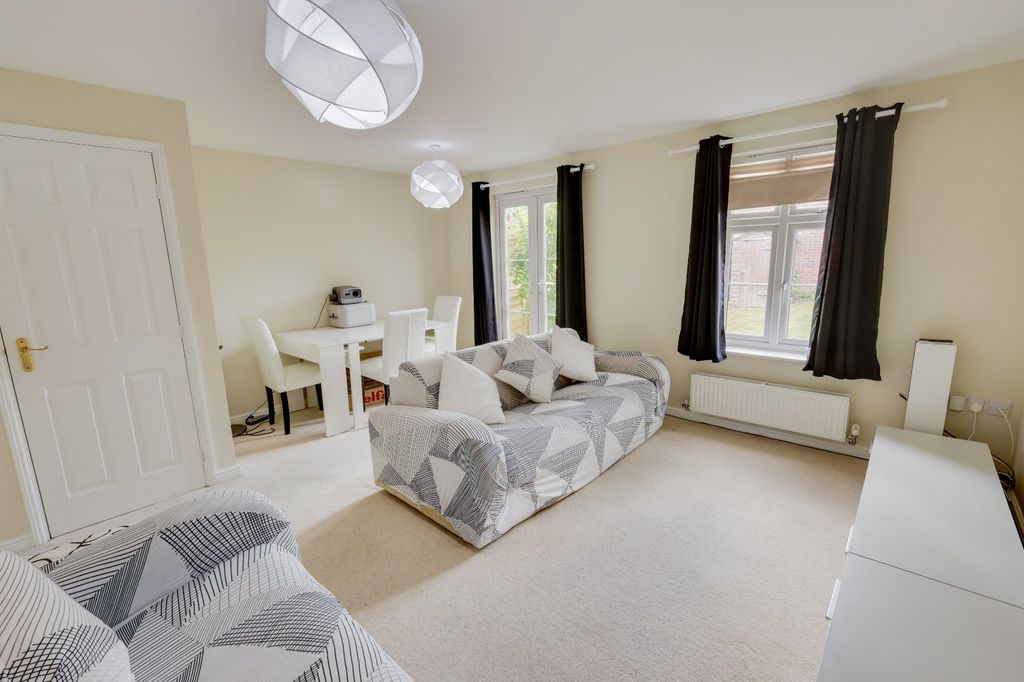 Property photo 2 of 16 Picture No. 30