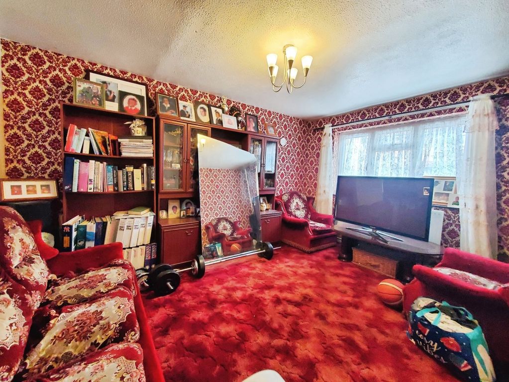 Property photo 3 of 14 03
