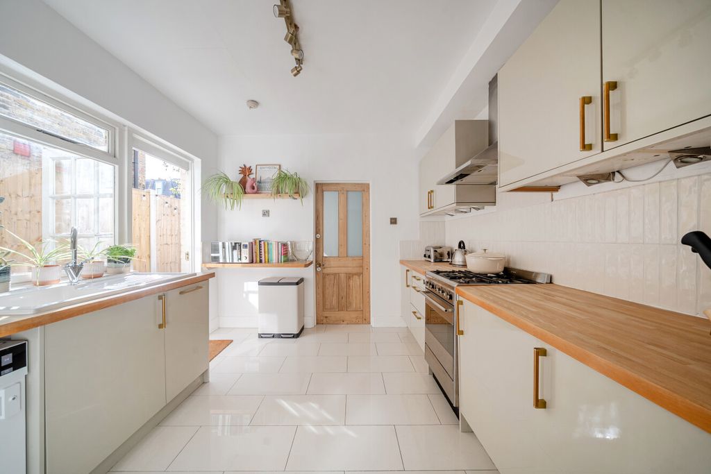 Property photo 2 of 10 1440990-5-69d7692...