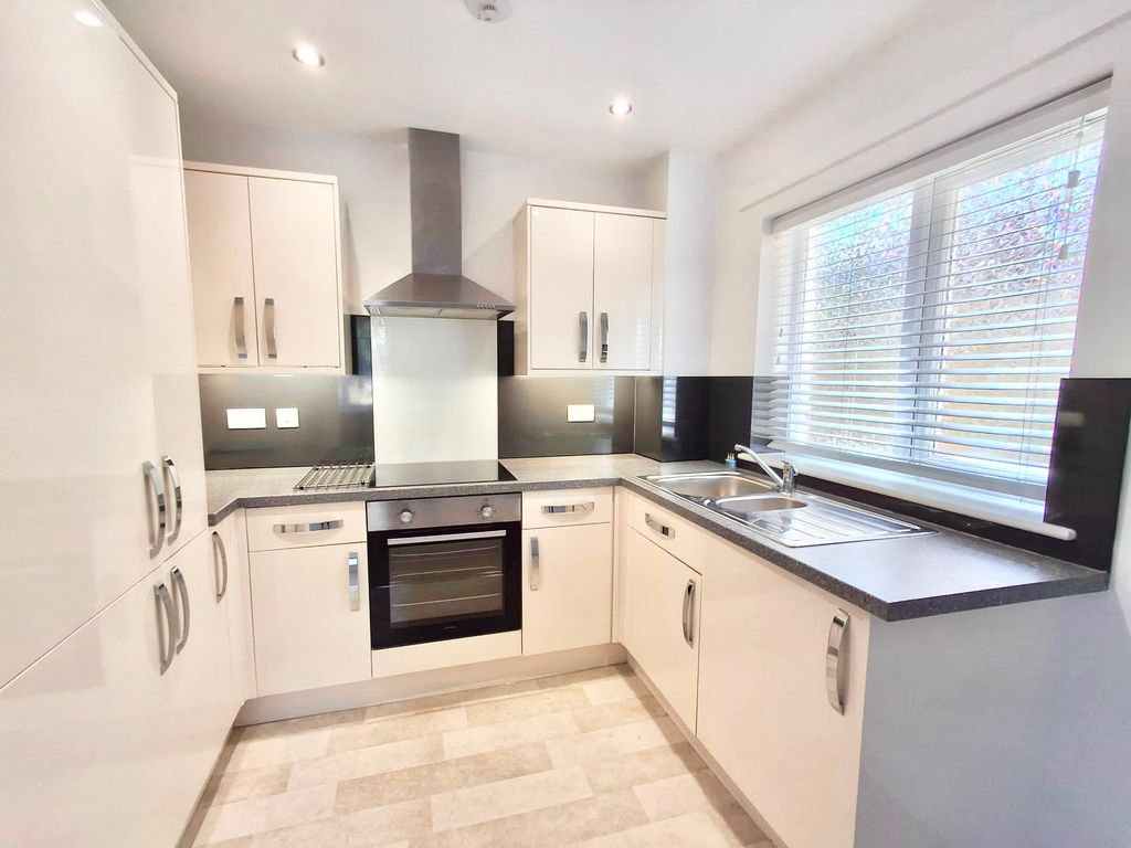 Property photo 1 of 5 Kitchen