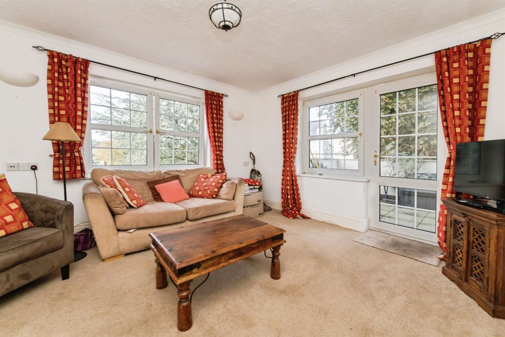 Property photo 3 of 13