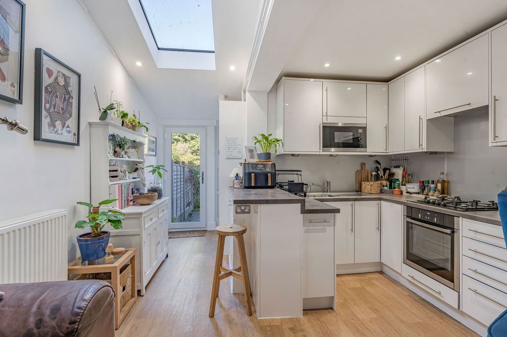 Property photo 3 of 16