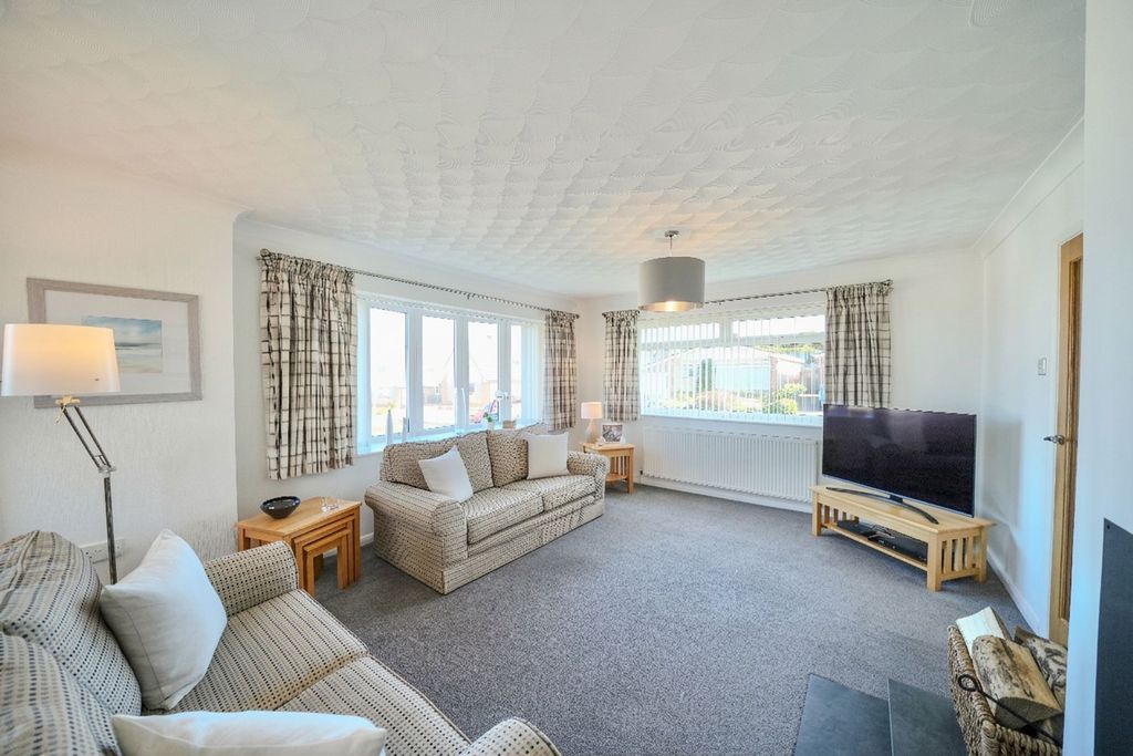 Property photo 3 of 26