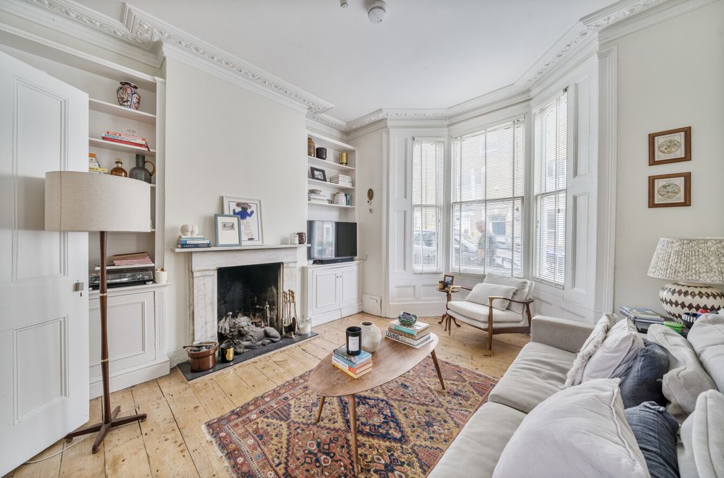 Property photo 2 of 18 1329290-7-687F625...