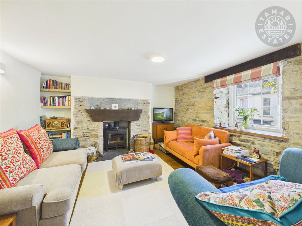 Property photo 2 of 14 Sitting Room