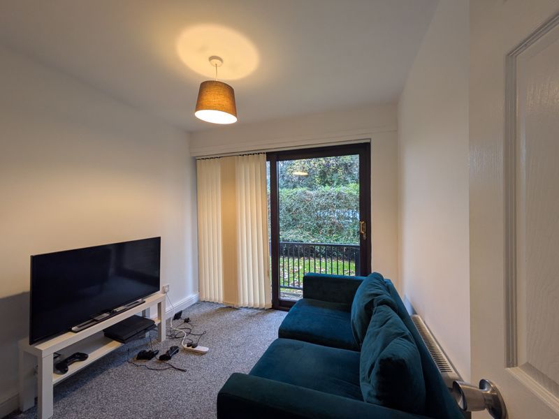 Property photo 1 of 7 Photo 3