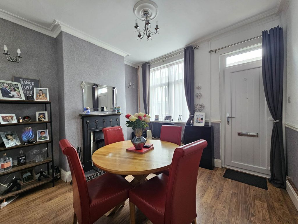 Property photo 2 of 24