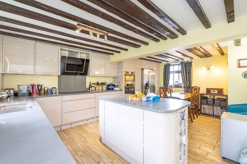 Property photo 3 of 21 Photo 14