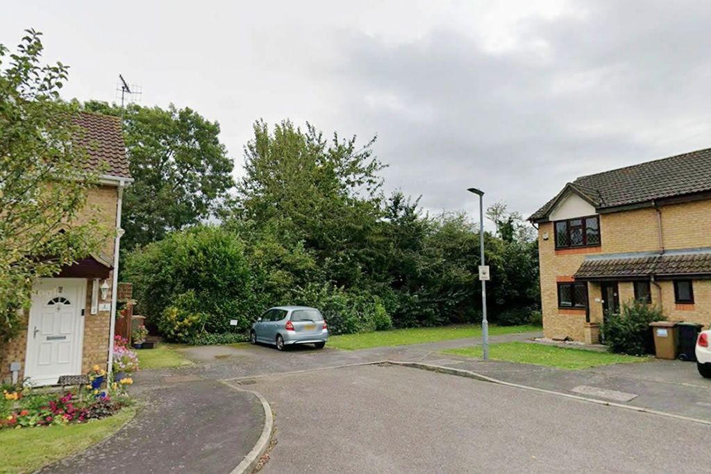 Property photo 1 of 8