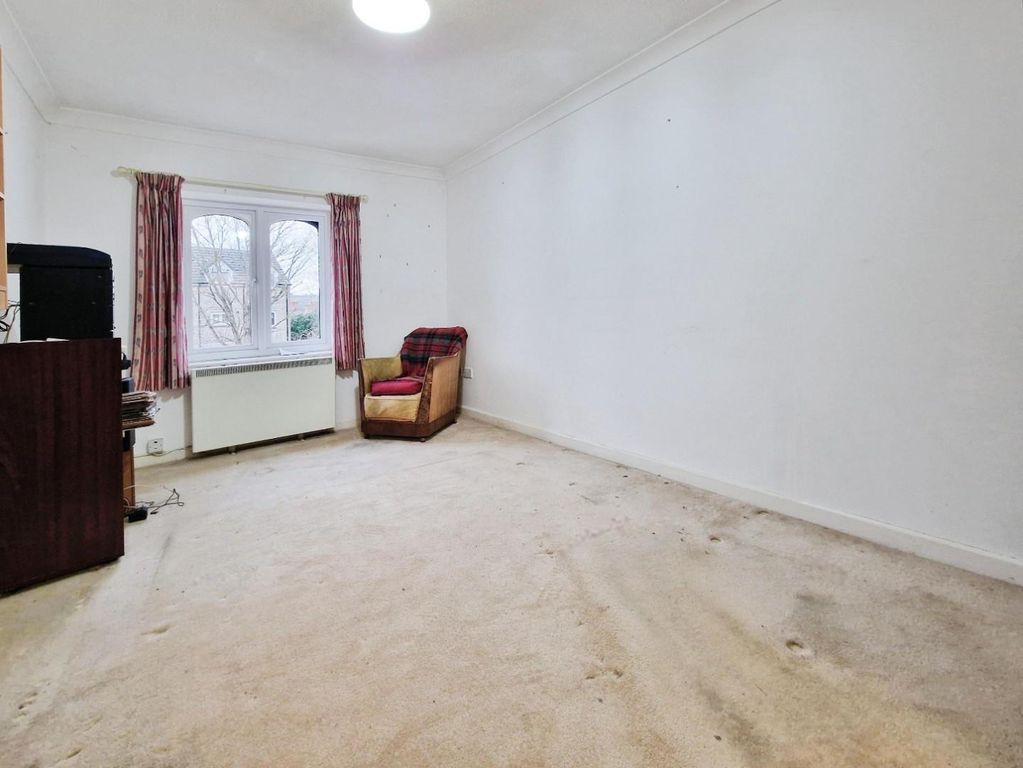 Property photo 2 of 8 Living Room