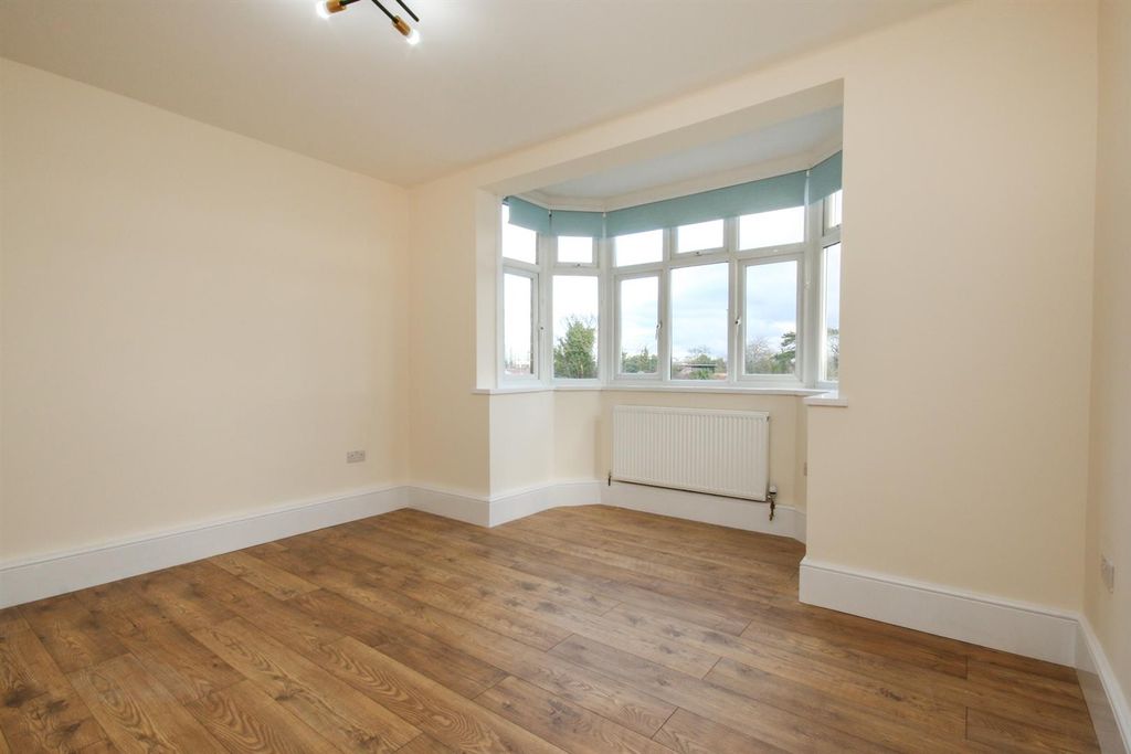 Property photo 3 of 8 3