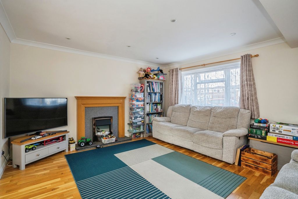 Property photo 2 of 14 Pbox-Img.Jpg