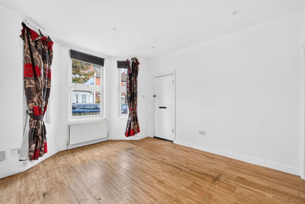 Property photo 2 of 18