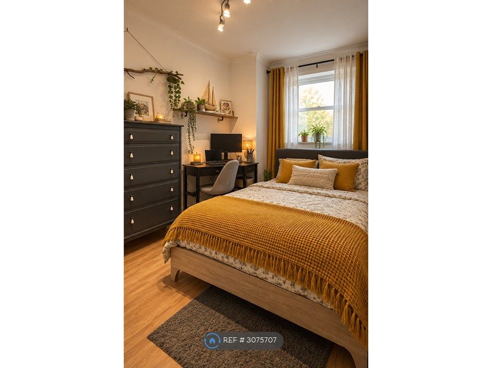 Property photo 3 of 11 Bedroom 1