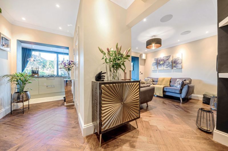 Property photo 2 of 20 Open Plan Aspect