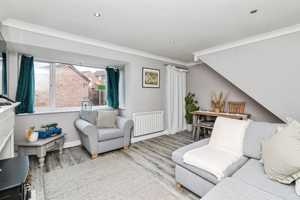 Property photo 2 of 14