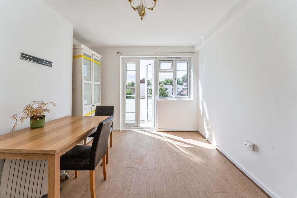 Property photo 3 of 8 Dining Room