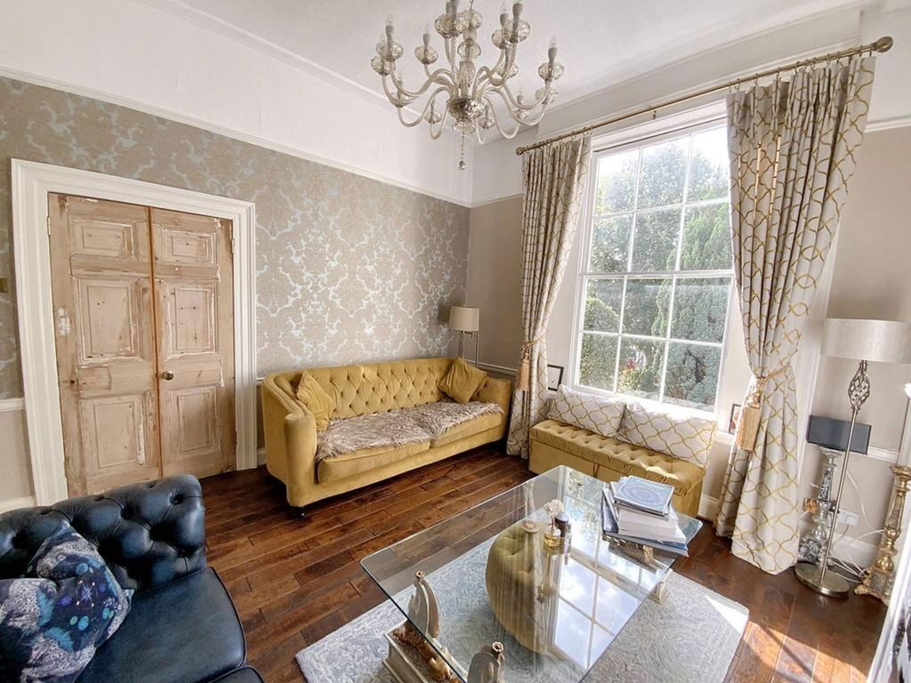 Property photo 3 of 25