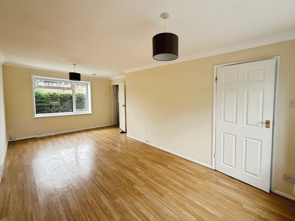 Property photo 3 of 18 Photo 12