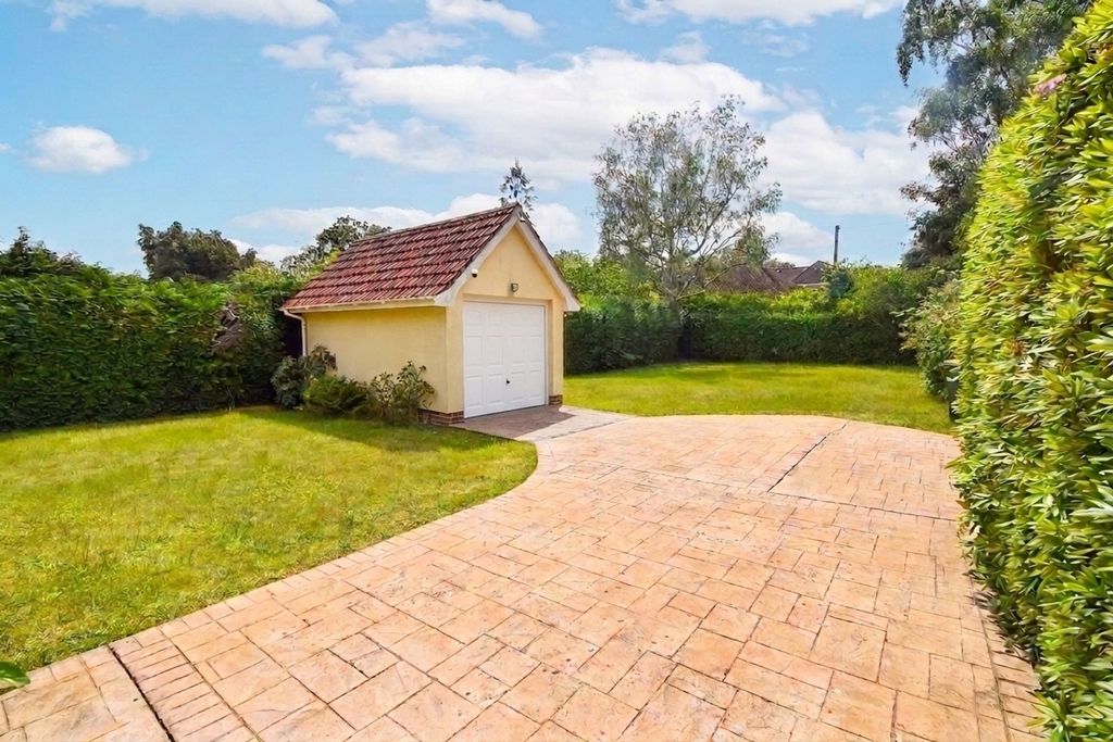 Property photo 3 of 16