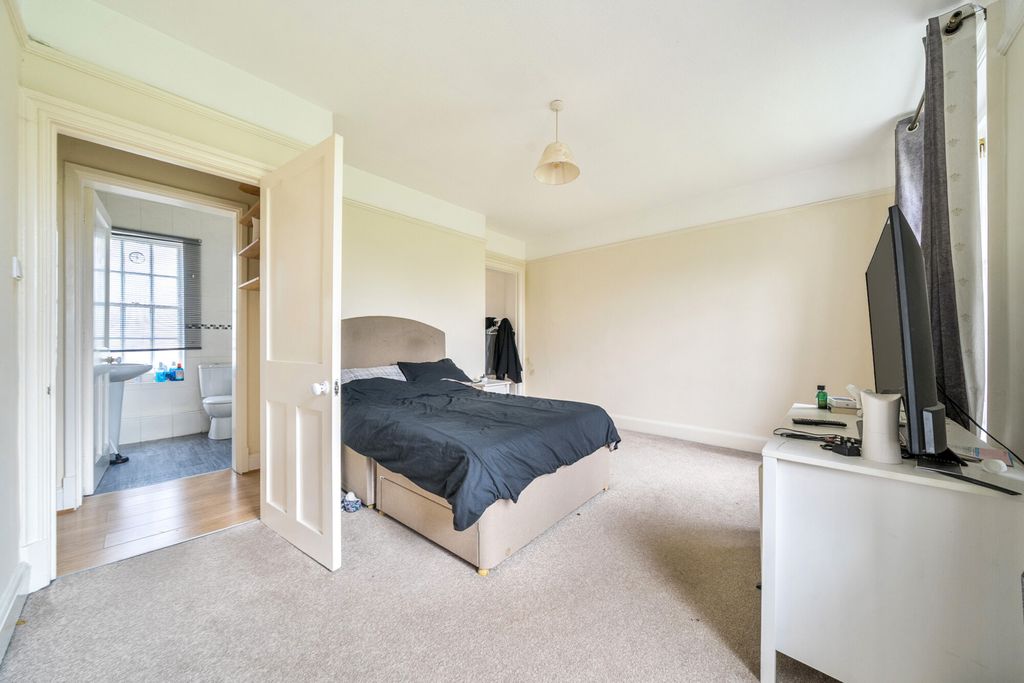 Property photo 3 of 21 Bedroom