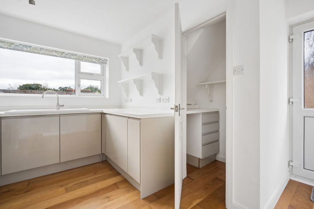 Property photo 3 of 11 Photo 3