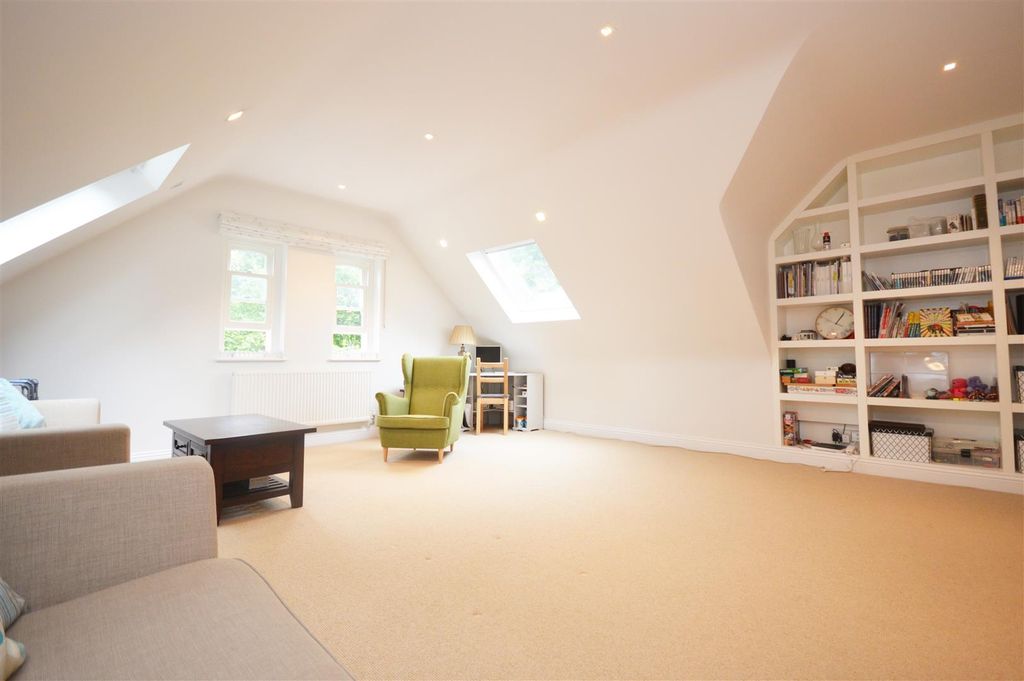 Property photo 3 of 12 Property Photo