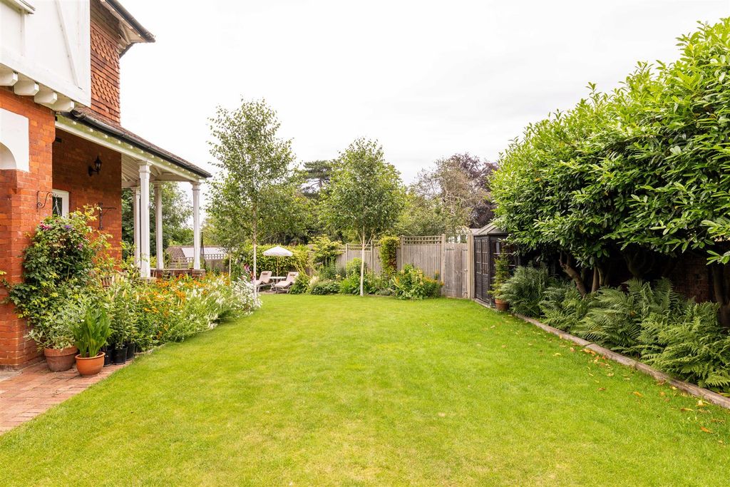 Property photo 2 of 29