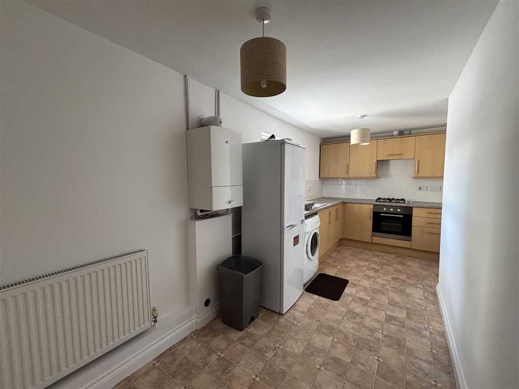 Property photo 3 of 12 Kitchen/Diner