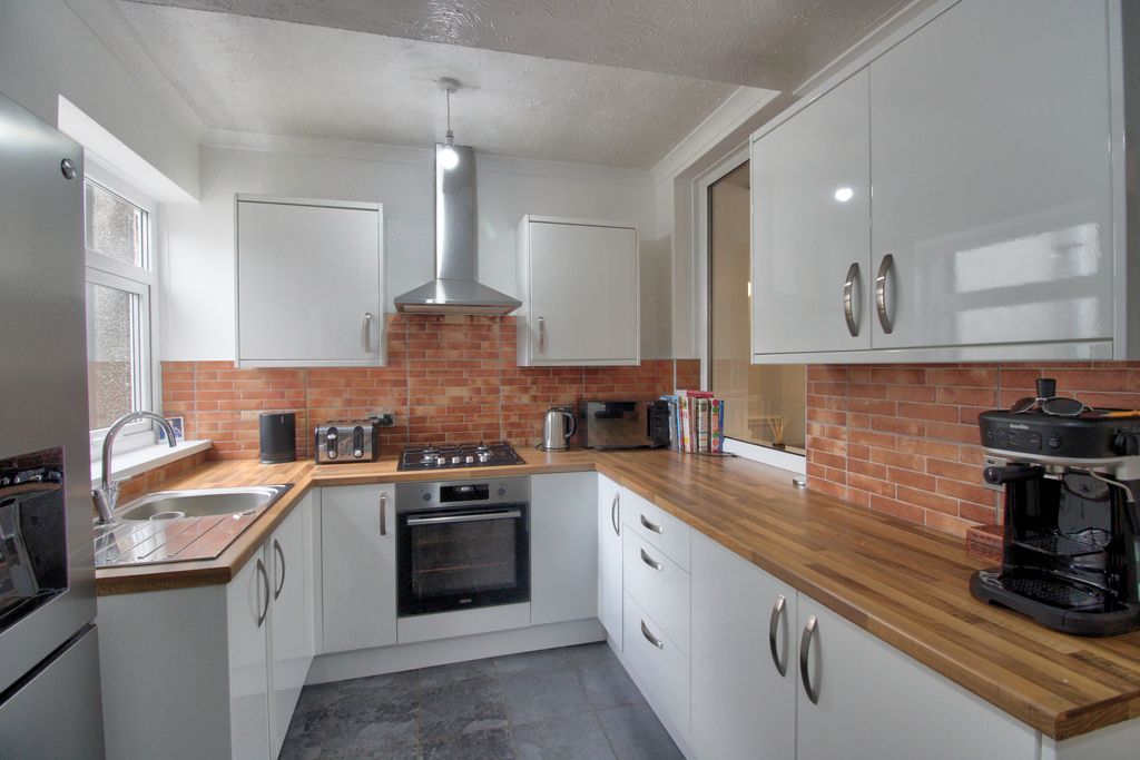 Property photo 2 of 18 Img_3060_1_2_Interior 4