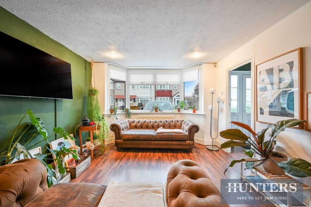 Property photo 3 of 17 Tennyson Avenue, 136- (2).Jpg