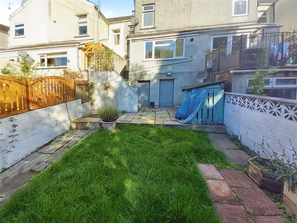 Property photo 2 of 12 Garden