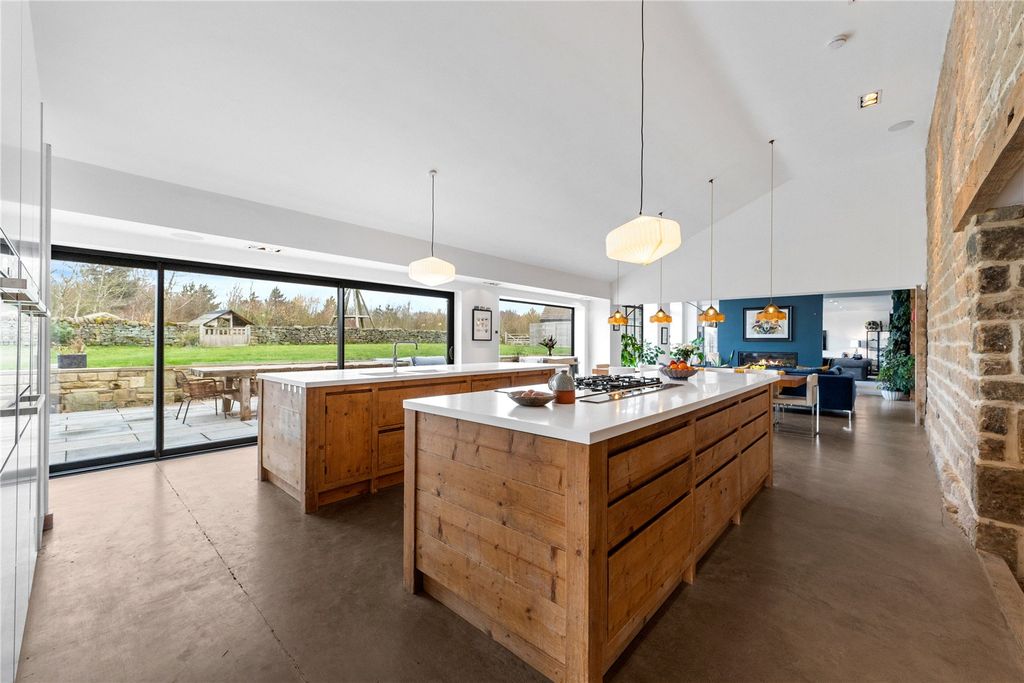 Property photo 3 of 32 Dining Kitchen