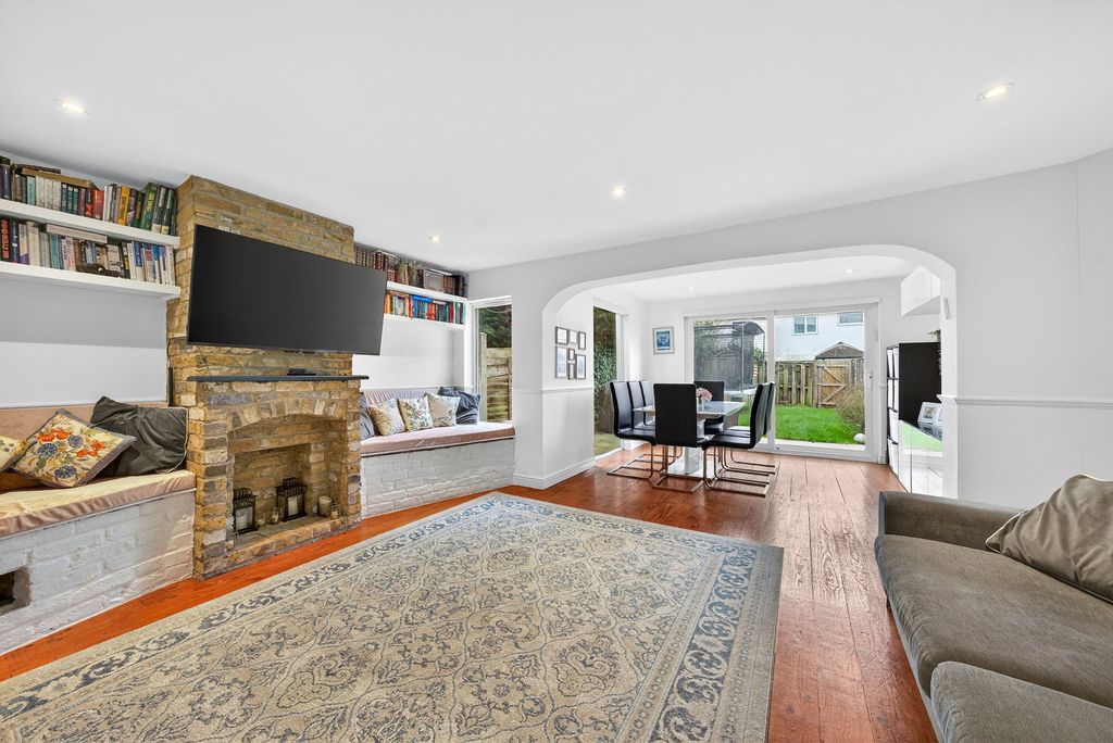 Property photo 1 of 8