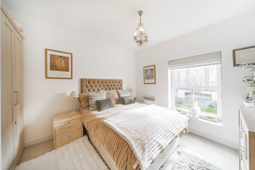 Property photo 3 of 6