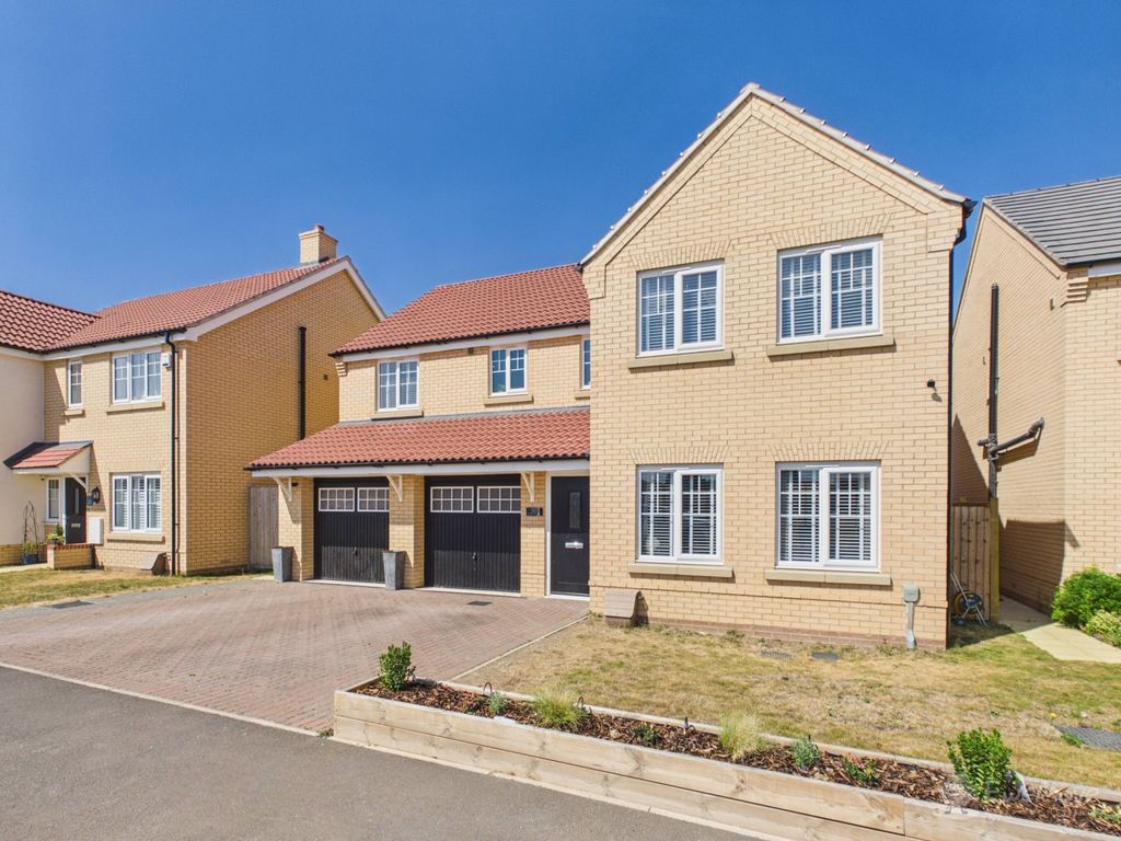Property photo 1 of 33 Front- Mark Stephens Ewemove Newmarket And Soham