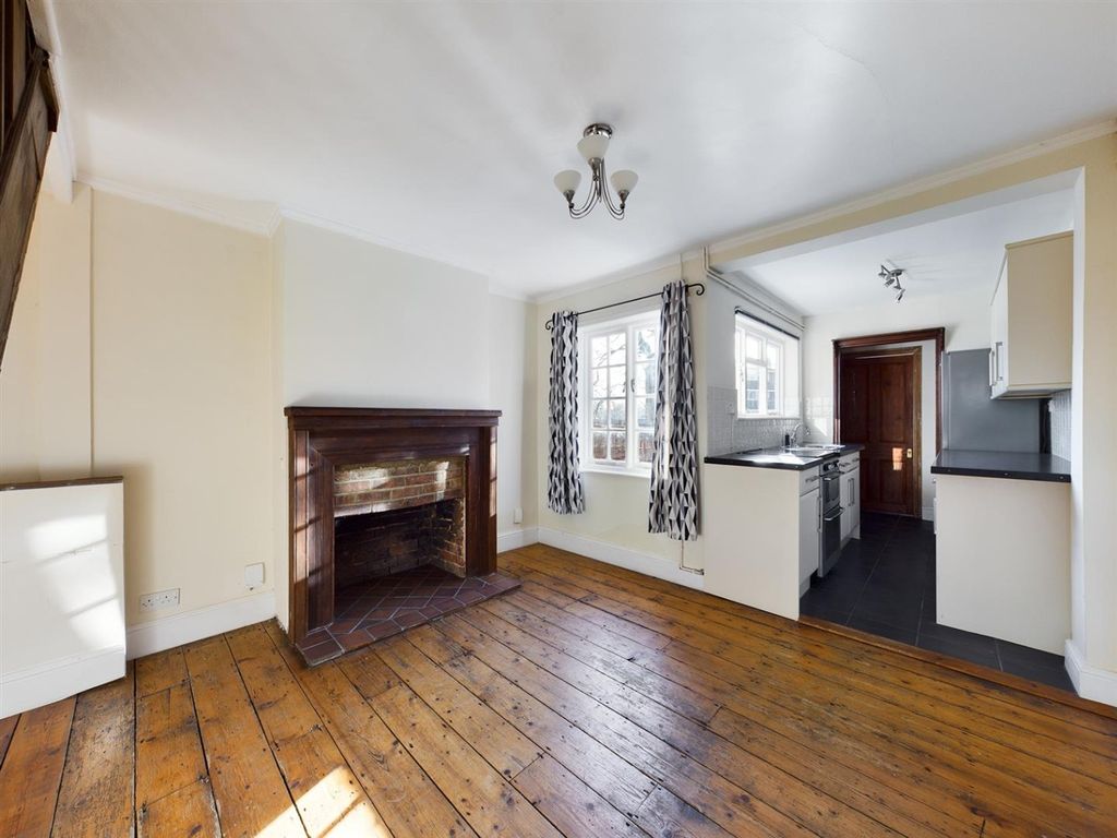 Property photo 2 of 8 4363253