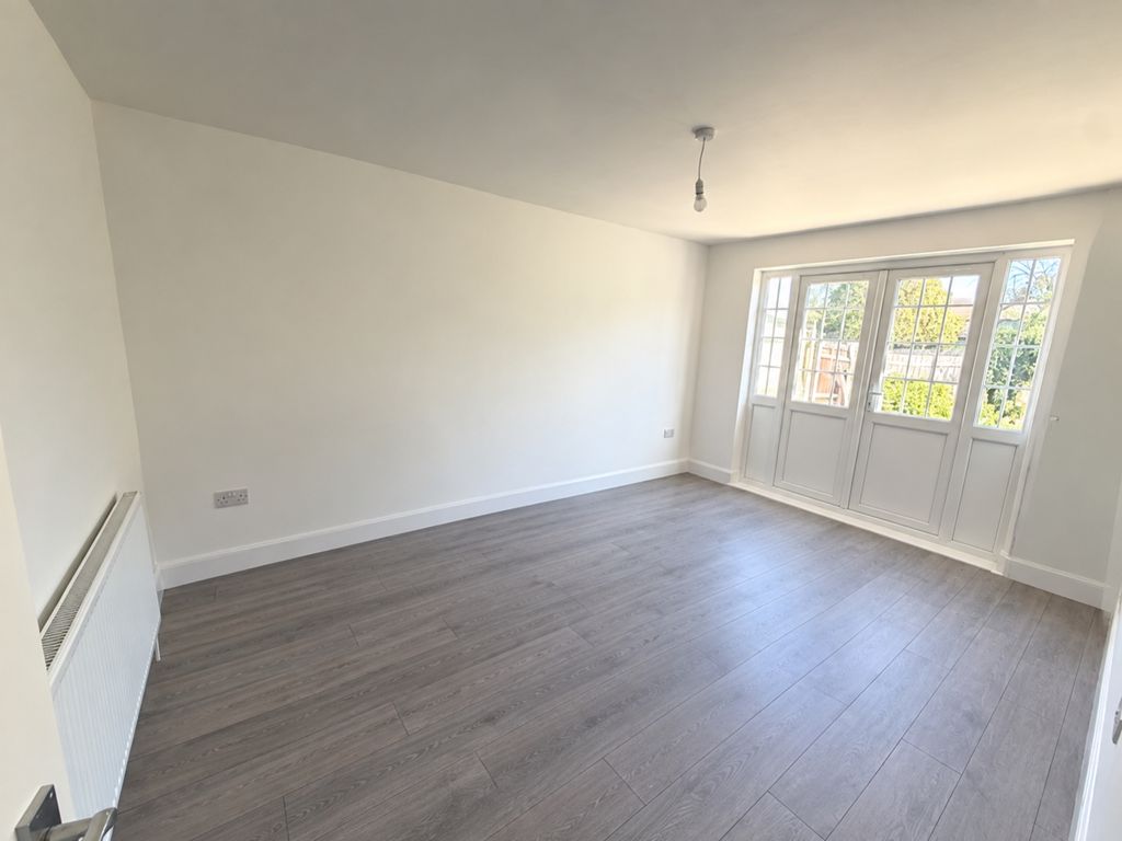 Property photo 2 of 9 9E15592d-ba73-463d-B2cc-2039F250c869
