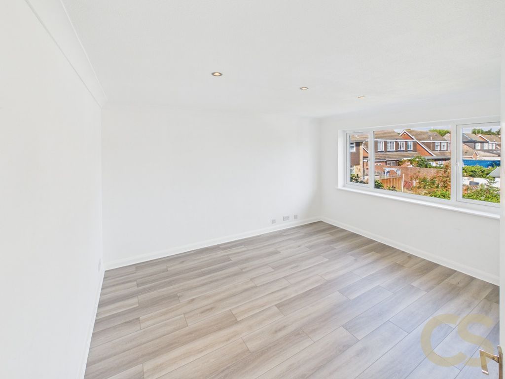 Property photo 3 of 8 5061654