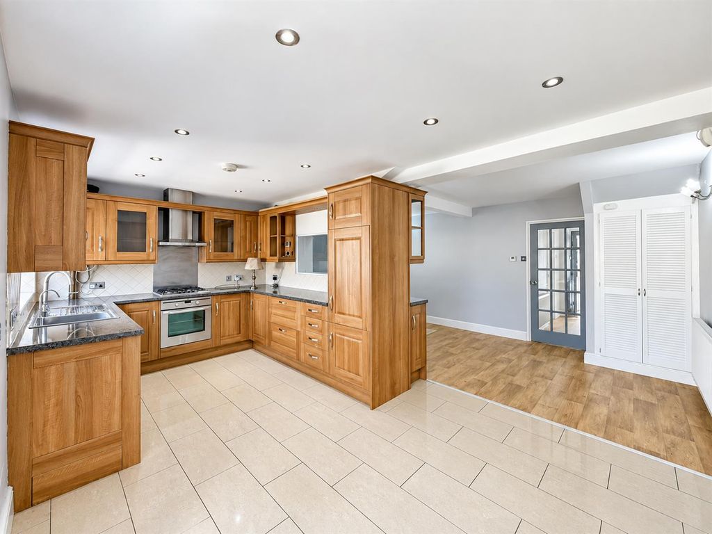 Property photo 2 of 12 Kitchen/ Diner