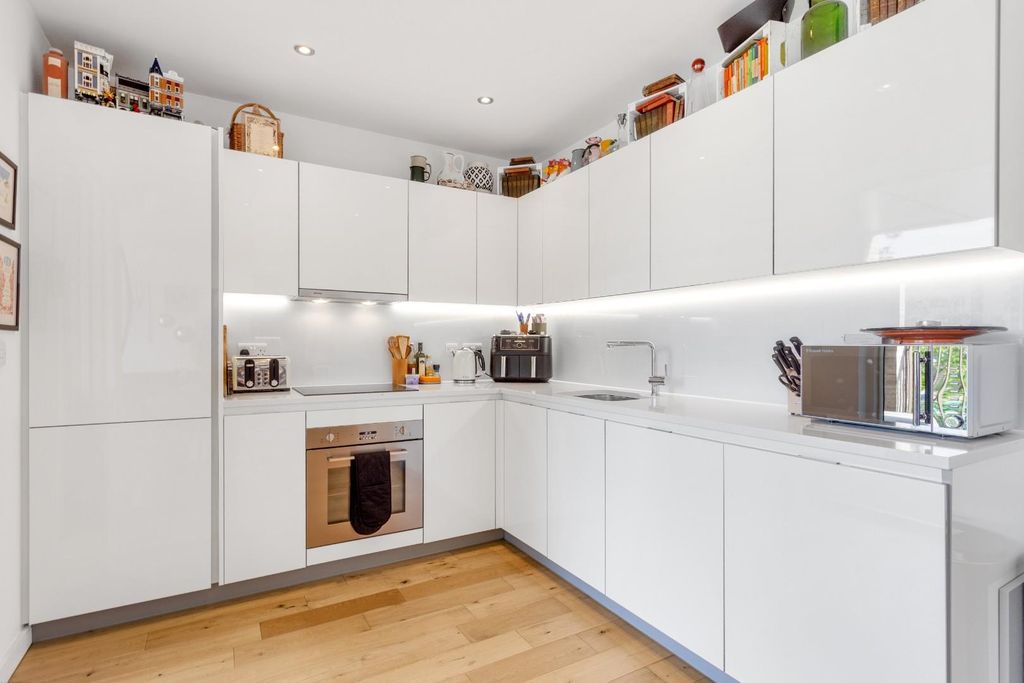 Property photo 1 of 13 Kitchen