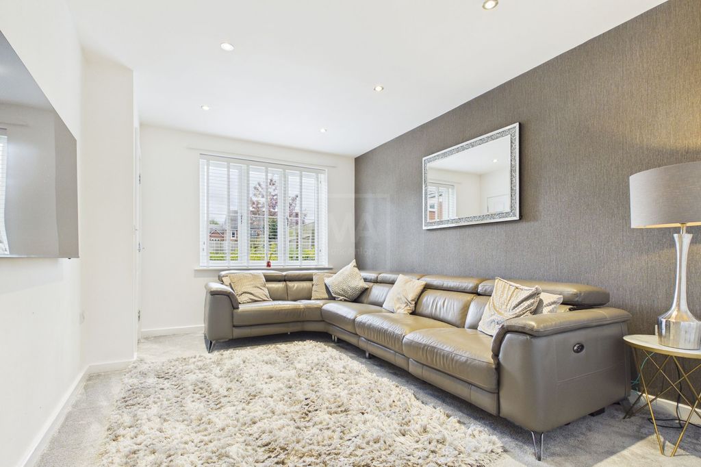 Property photo 2 of 19 Living Room