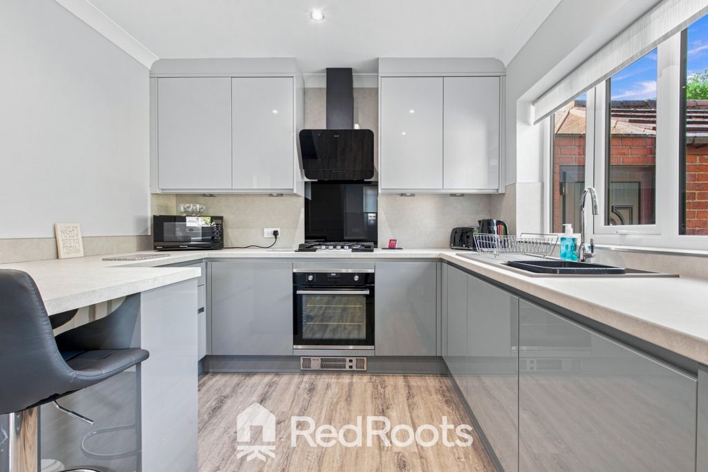 Property photo 3 of 27 5368233