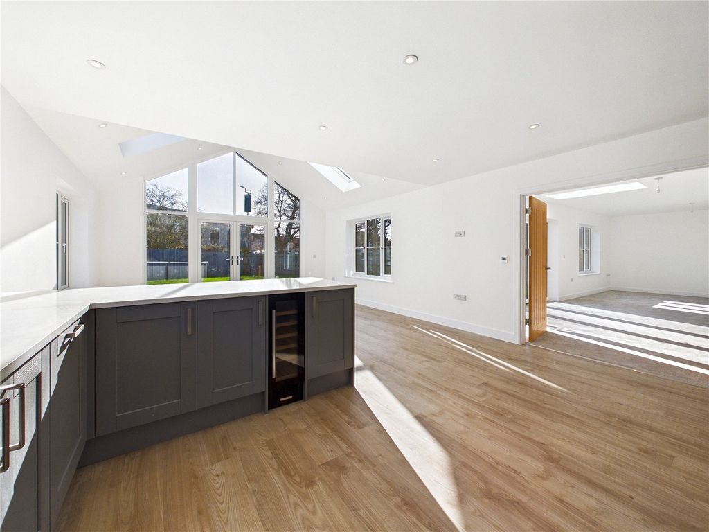 Property photo 1 of 14 Picture No. 19