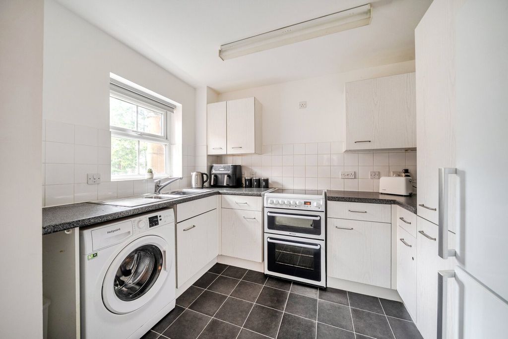 Property photo 3 of 9 Picture No. 06