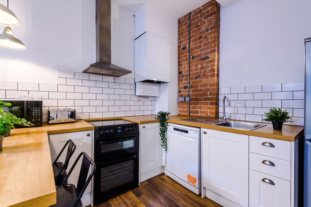 Property photo 3 of 19 Photo 2